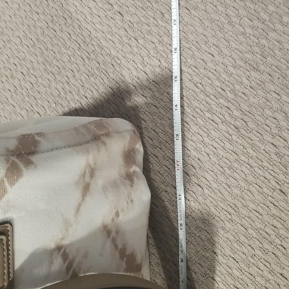 Vera Wang Satchel Purse - Picture 8 of 16